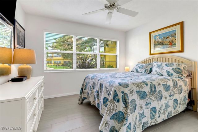 207 8th AVE S 207A, Naples, FL 34102
