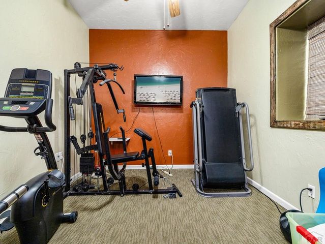 553 S Saunders Dr, Pueblo West, CO 81007