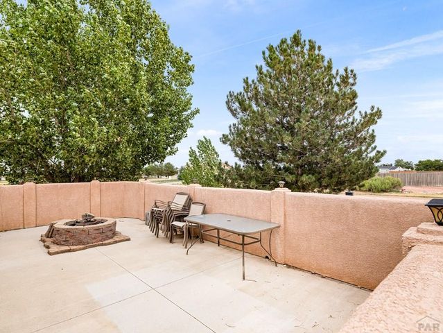 553 S Saunders Dr, Pueblo West, CO 81007