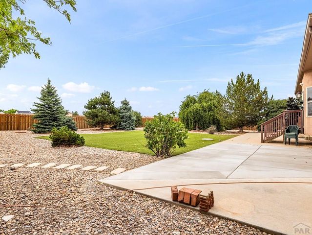 553 S Saunders Dr, Pueblo West, CO 81007