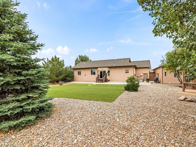 553 S Saunders Dr, Pueblo West, CO 81007