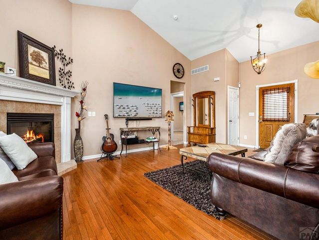 553 S Saunders Dr, Pueblo West, CO 81007