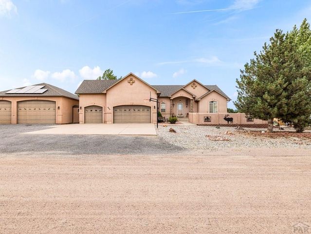 553 S Saunders Dr, Pueblo West, CO 81007