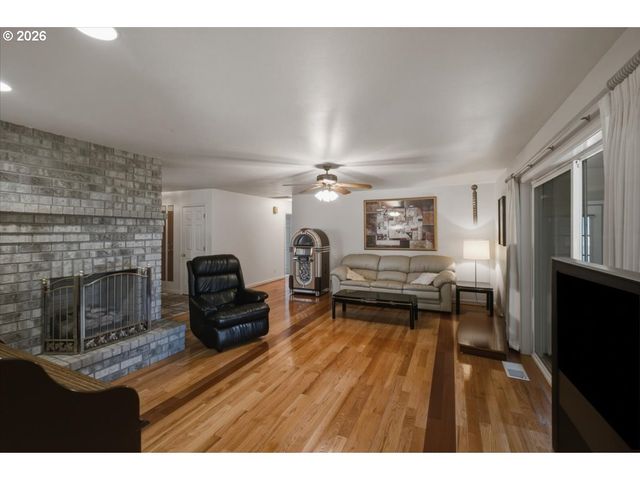 7683 PARKER Ln, Turner, OR 97392