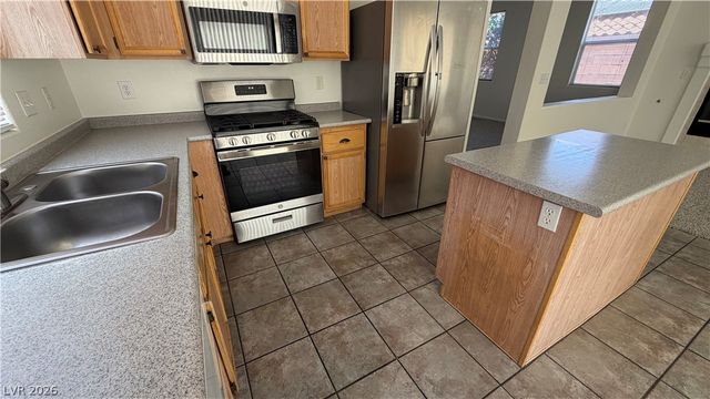 2424 Predera Avenue -, Henderson, NV 89052