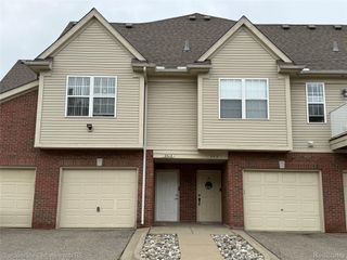 8413 Heywood Circle, Sterling Heights, MI 48312