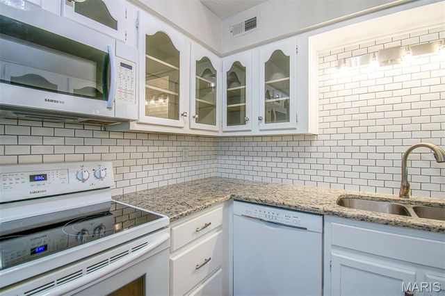 13036 GERANIUM Court, St Louis, MO 63146