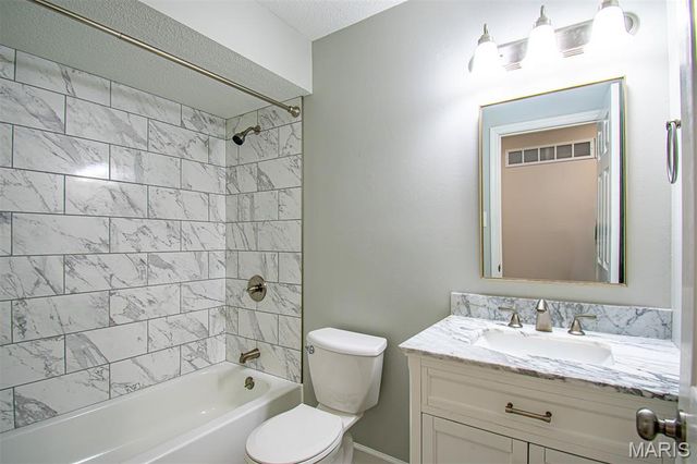 13036 GERANIUM Court, St Louis, MO 63146