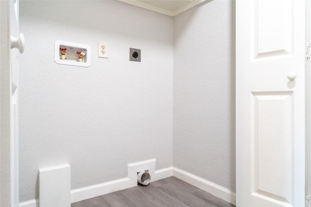 134 E Bernard Street, Clute, TX 77531