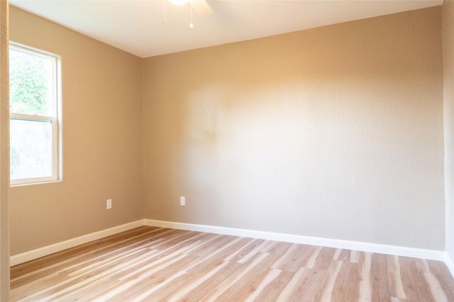 134 E Bernard Street, Clute, TX 77531