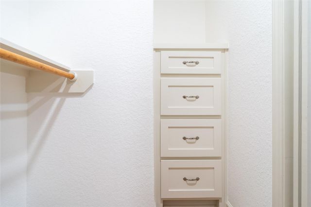 134 E Bernard Street, Clute, TX 77531