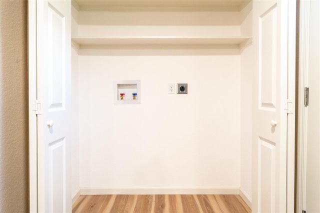 134 E Bernard Street, Clute, TX 77531