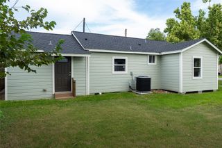 134 E Bernard Street, Clute, TX 77531