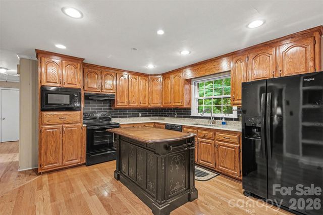 113 Brookshire Avenue, Kannapolis, NC 28083