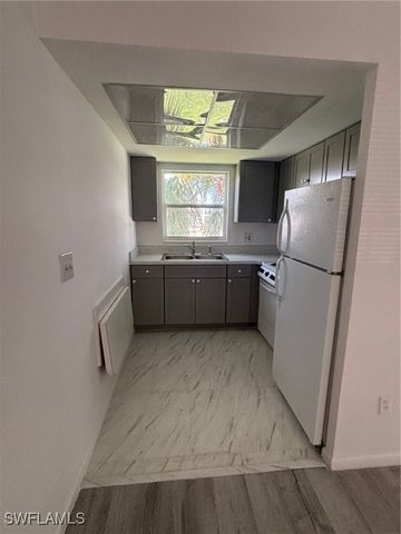 3250 10th ST N A8, Naples, FL 34103