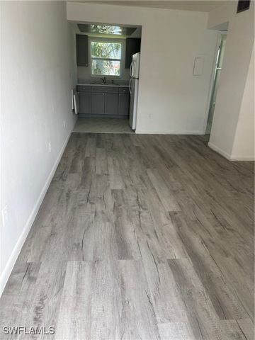 3250 10th ST N A8, Naples, FL 34103