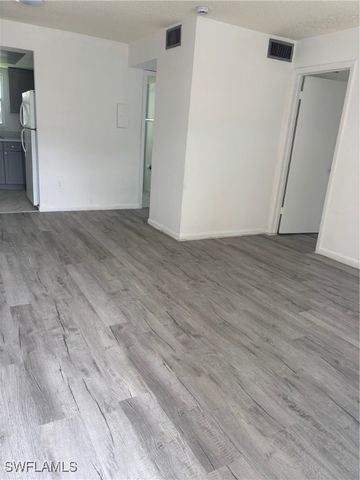 3250 10th ST N A8, Naples, FL 34103