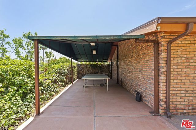 20315 Clark Street, Woodland Hills (los Angeles), CA 91367