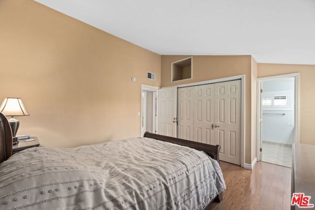 20315 Clark Street, Woodland Hills (los Angeles), CA 91367