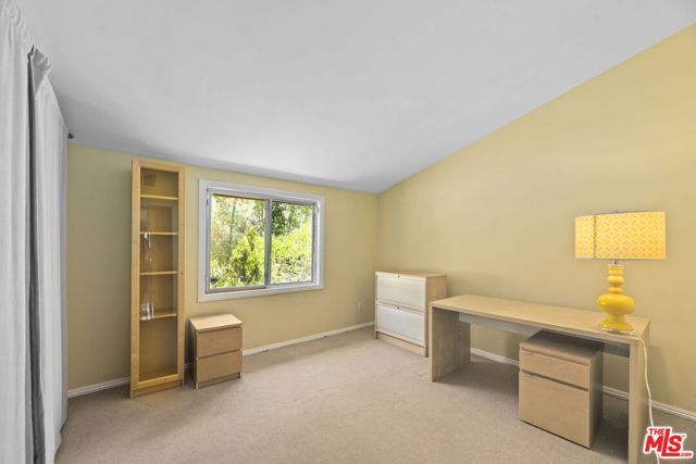 20315 Clark Street, Woodland Hills (los Angeles), CA 91367