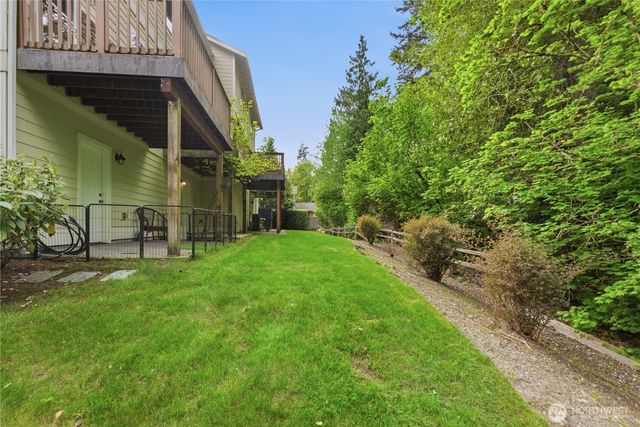1047 215th Place SE, Bothell, WA 98021