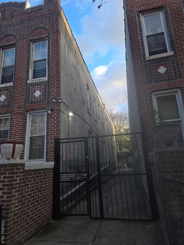 1136 Saint Marks Avenue 4, Brooklyn, NY 11213