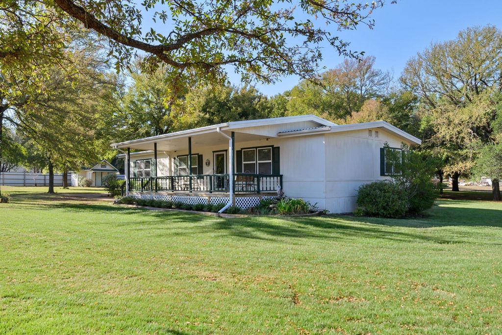 404 Cleveland Road, Granbury, TX 76049 — photo 3