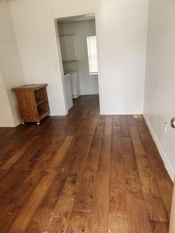 1016 Miles Street 3, Rosenberg, TX 77471