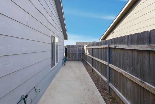 1801 E 69th Ct N, Park City, KS 67219