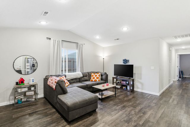 1801 E 69th Ct N, Park City, KS 67219