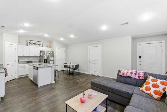 1801 E 69th Ct N, Park City, KS 67219