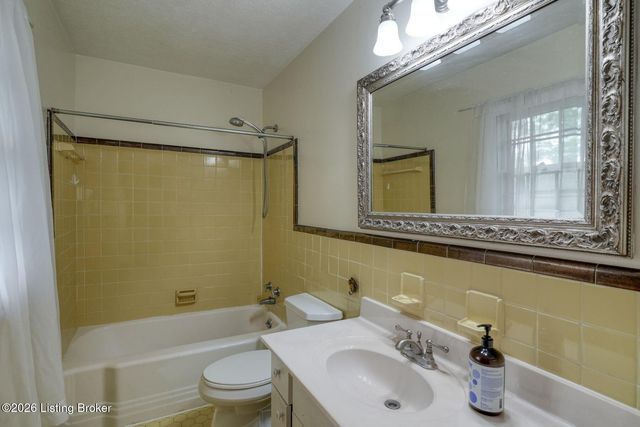 2509 Walbrook Dr, Louisville, KY 40222