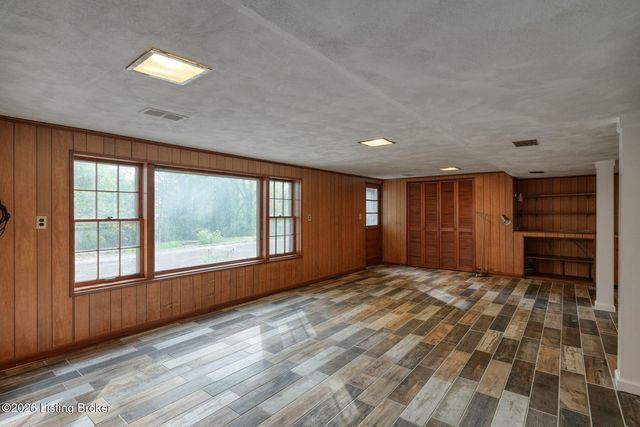 2509 Walbrook Dr, Louisville, KY 40222