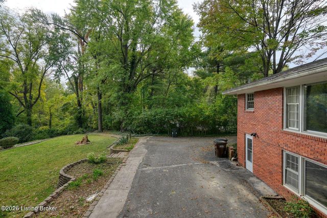 2509 Walbrook Dr, Louisville, KY 40222