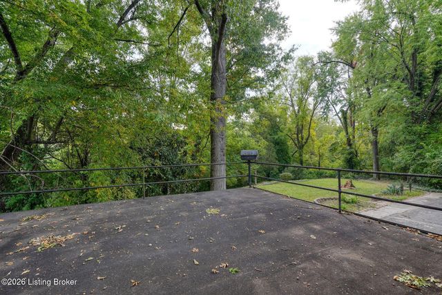 2509 Walbrook Dr, Louisville, KY 40222