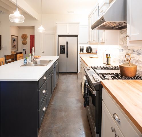 1600 W Day Street, Denison, TX 75020