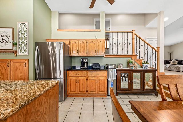 S86W24960 Stonehill DRIVE, Mukwonago, WI 53149