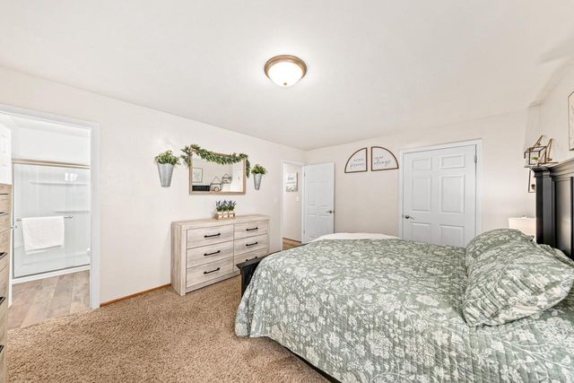 S86W24960 Stonehill DRIVE, Mukwonago, WI 53149