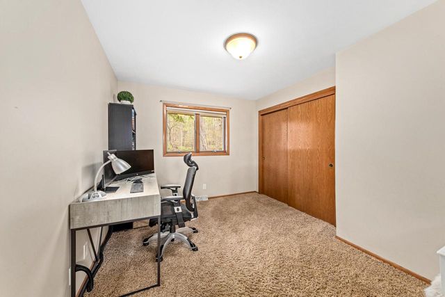 S86W24960 Stonehill DRIVE, Mukwonago, WI 53149
