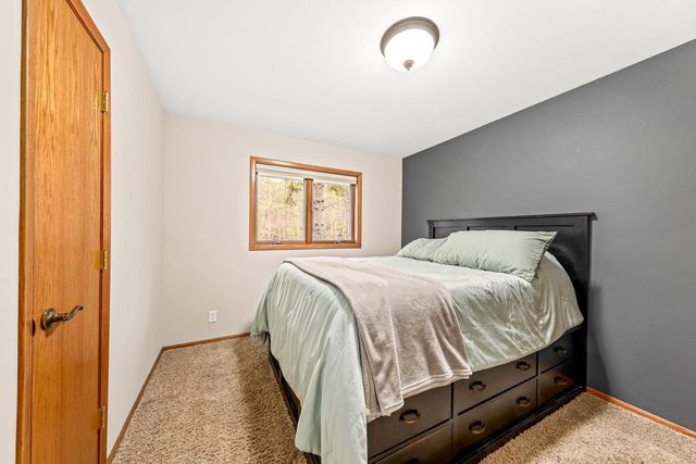 S86W24960 Stonehill DRIVE, Mukwonago, WI 53149