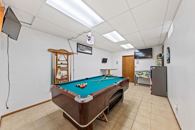 S86W24960 Stonehill DRIVE, Mukwonago, WI 53149