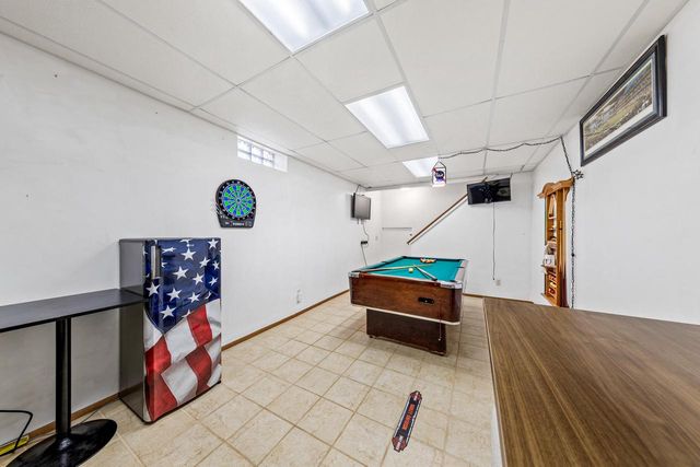 S86W24960 Stonehill DRIVE, Mukwonago, WI 53149