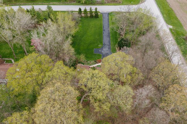 S86W24960 Stonehill DRIVE, Mukwonago, WI 53149