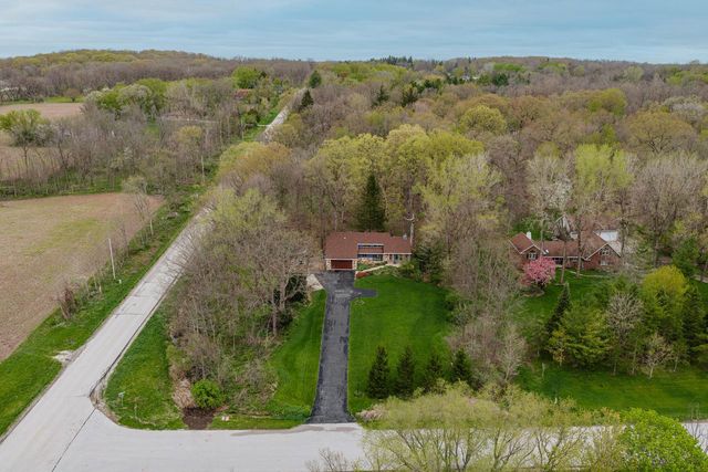 S86W24960 Stonehill DRIVE, Mukwonago, WI 53149