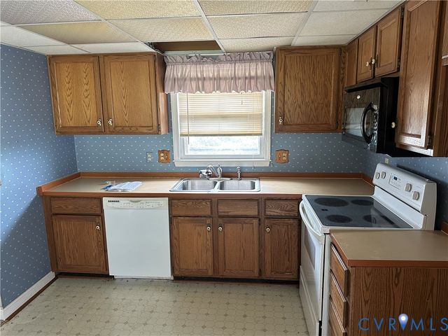 865 Olney Rd, Vinton, VA 24179