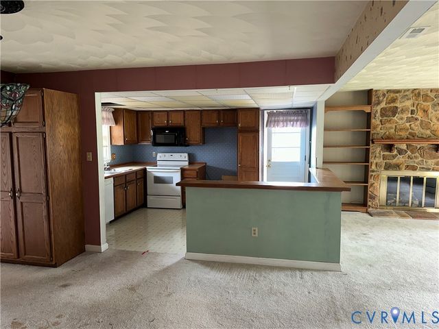 865 Olney Rd, Vinton, VA 24179