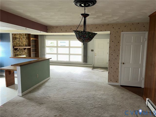 865 Olney Rd, Vinton, VA 24179
