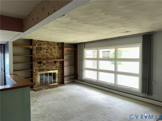 865 Olney Rd, Vinton, VA 24179