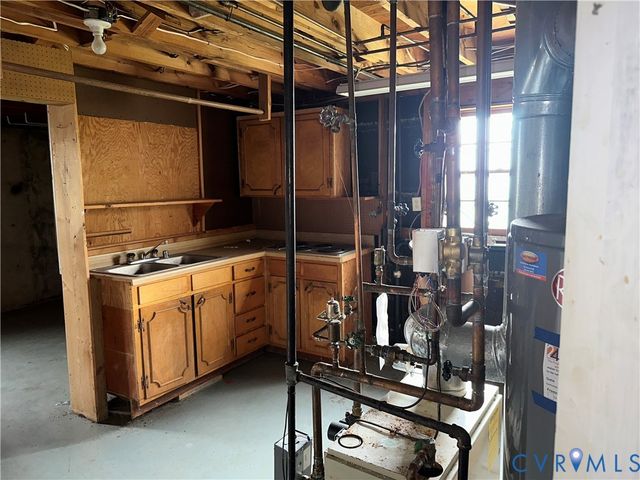 865 Olney Rd, Vinton, VA 24179