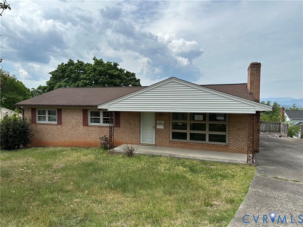 865 Olney Rd, Vinton, VA 24179